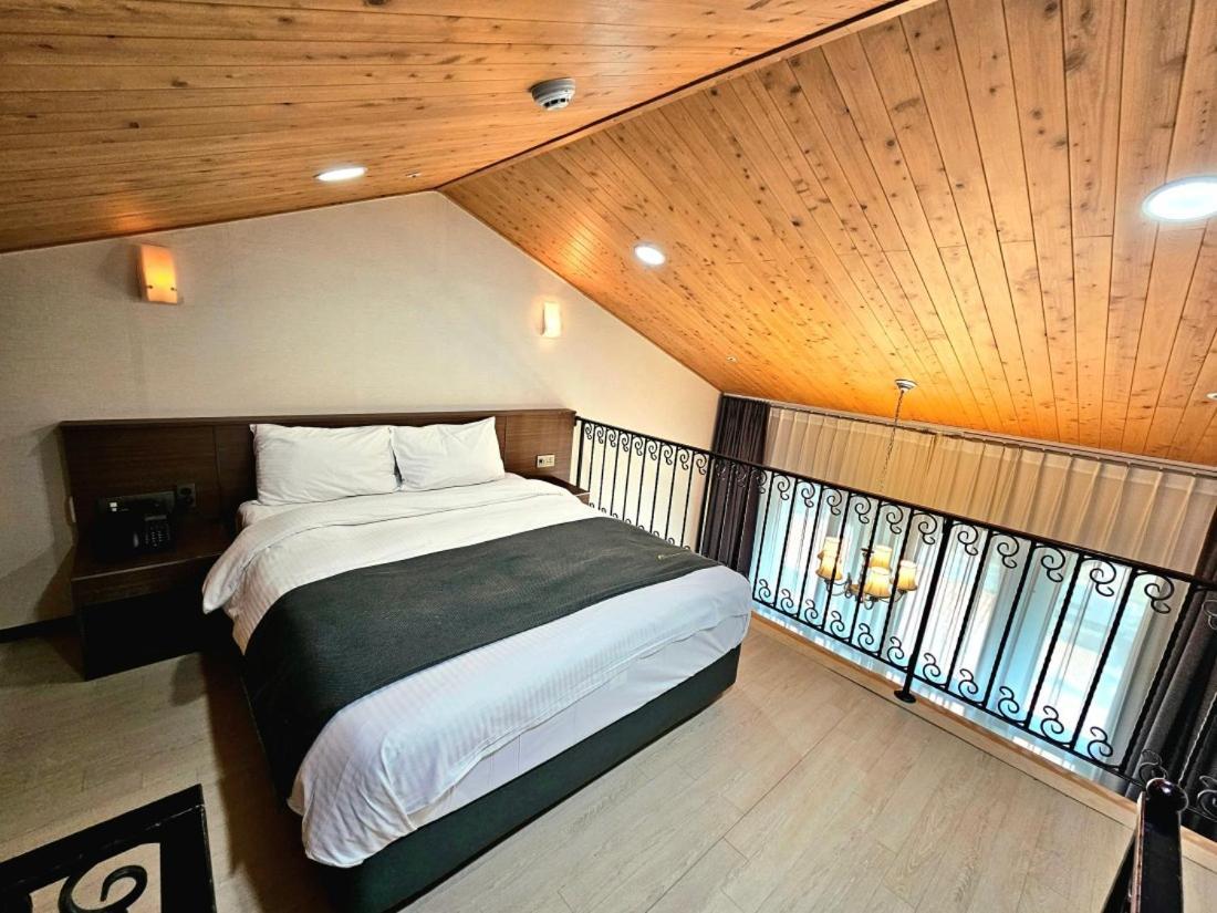 Hotel Thesoom Forest Yongin Exterior photo